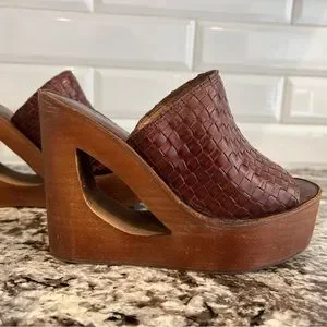 Barela store platform wedge